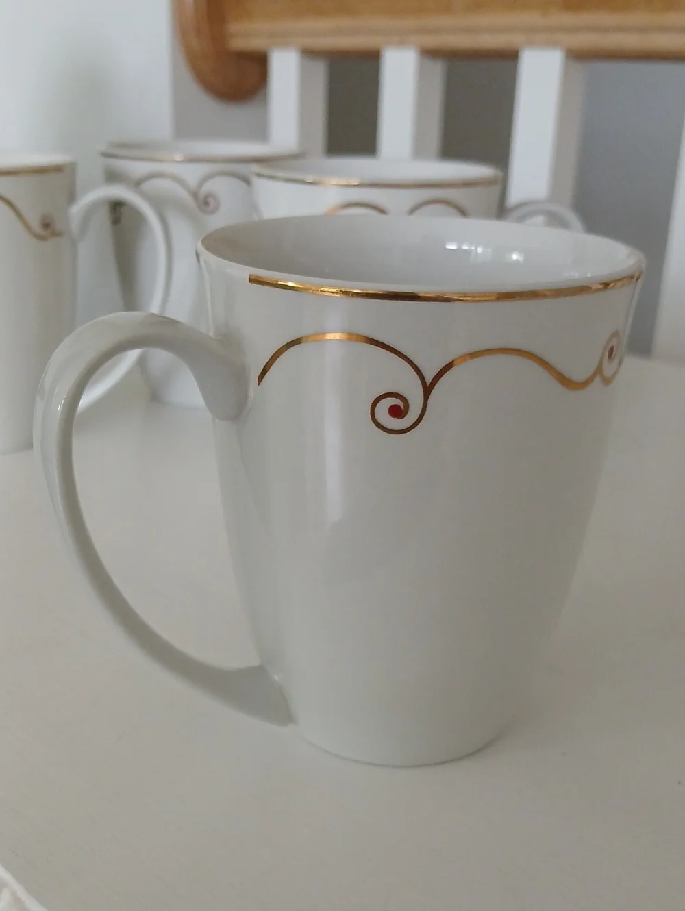 Pier 1 Holiday Scroll Gold Swirl Rim Red Berry Dot White Cup Mug 8 oz Set of 4